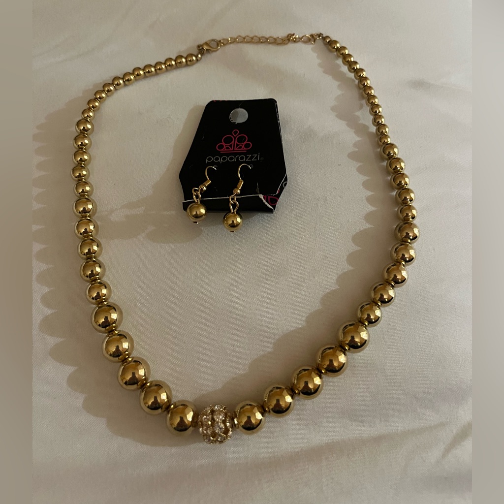 Gold Tone Rhinestone Beaded Necklace And Earrings